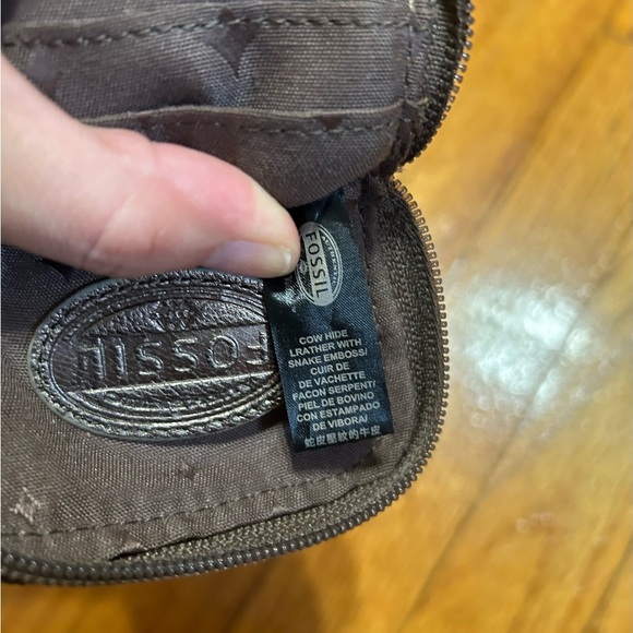 Fossil Genuine Snake Embossed Metallic Gold Leather Cardholder Wristlet Wallet - Picture 11 of 11